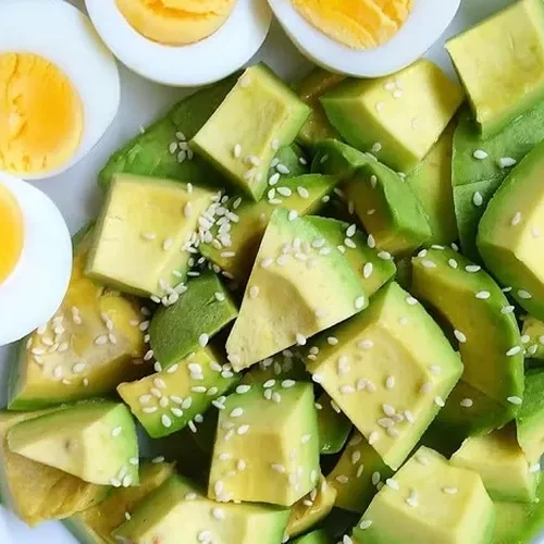 Gambar resep makanan sehat rumahan Telur Rebus dengan Avokado